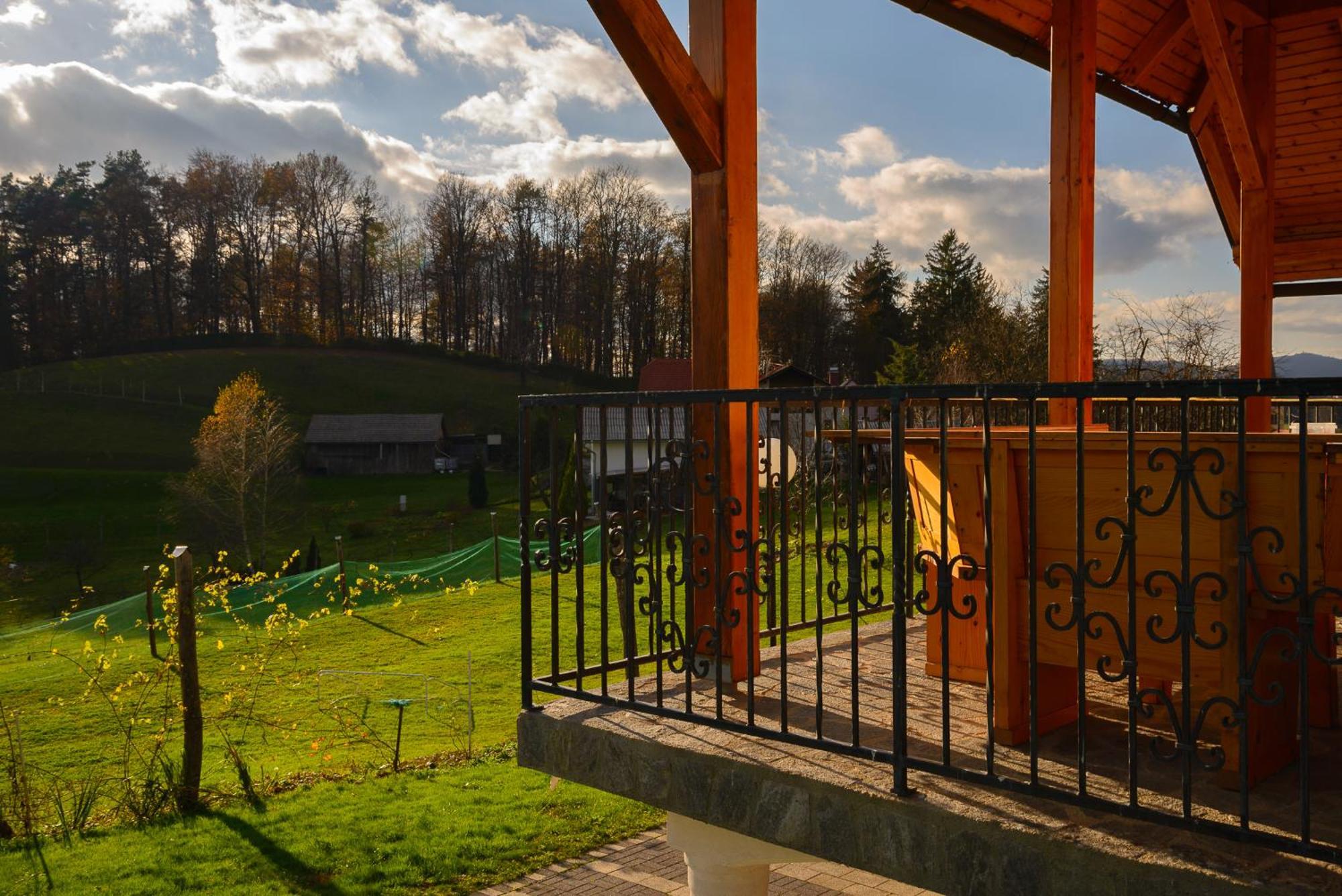 Holiday Home Dobrotin Vojnik Luaran gambar
